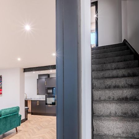 Modern 3Br Home - Private Parking - Tv In Every Bedroom Swansea Esterno foto