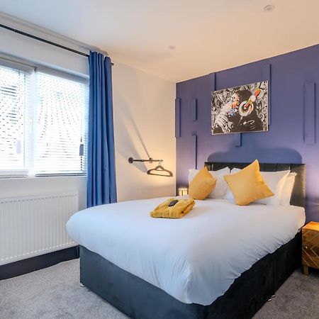 Modern 3Br Home - Private Parking - Tv In Every Bedroom Swansea Esterno foto
