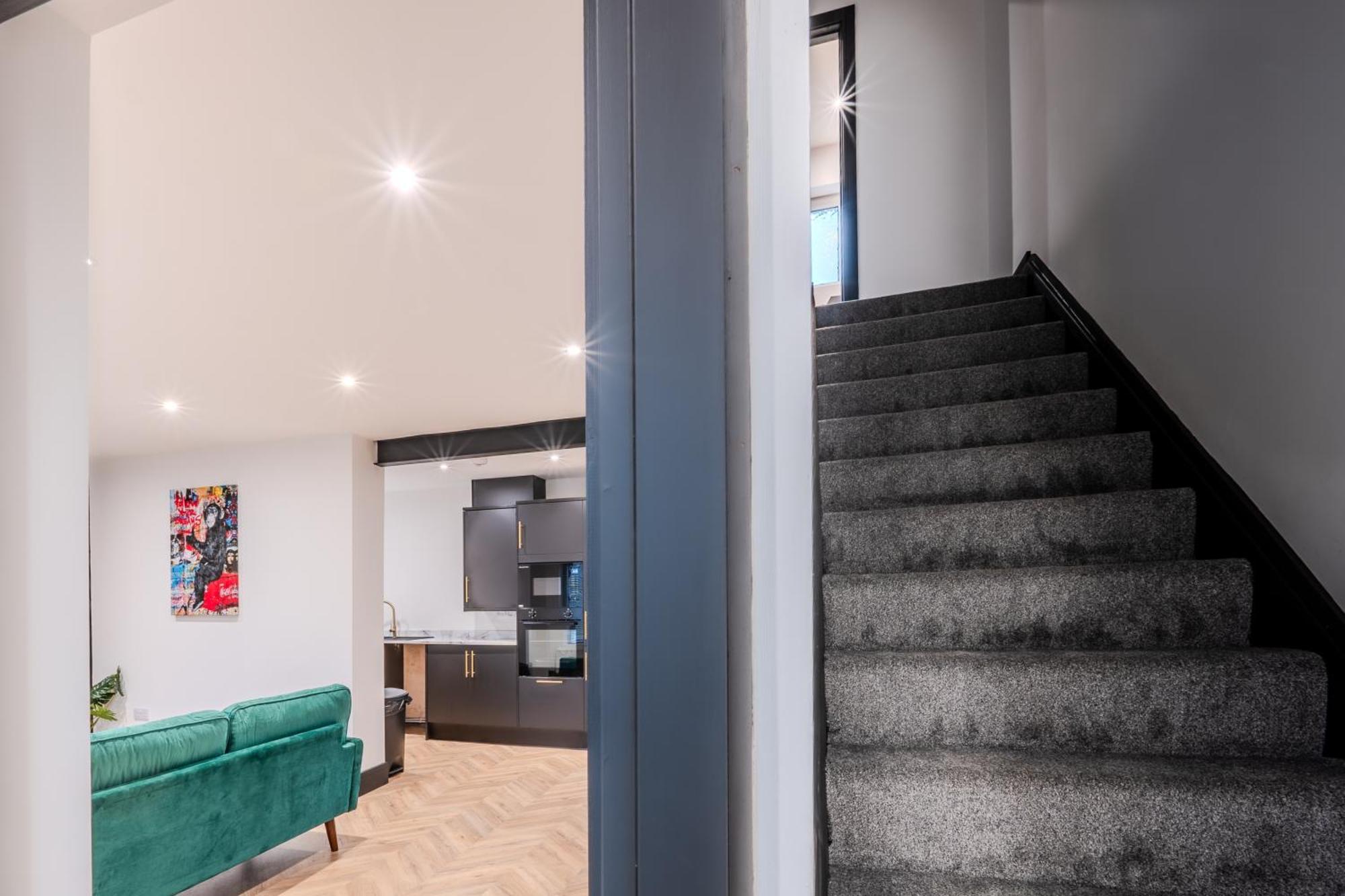 Modern 3Br Home - Private Parking - Tv In Every Bedroom Swansea Esterno foto