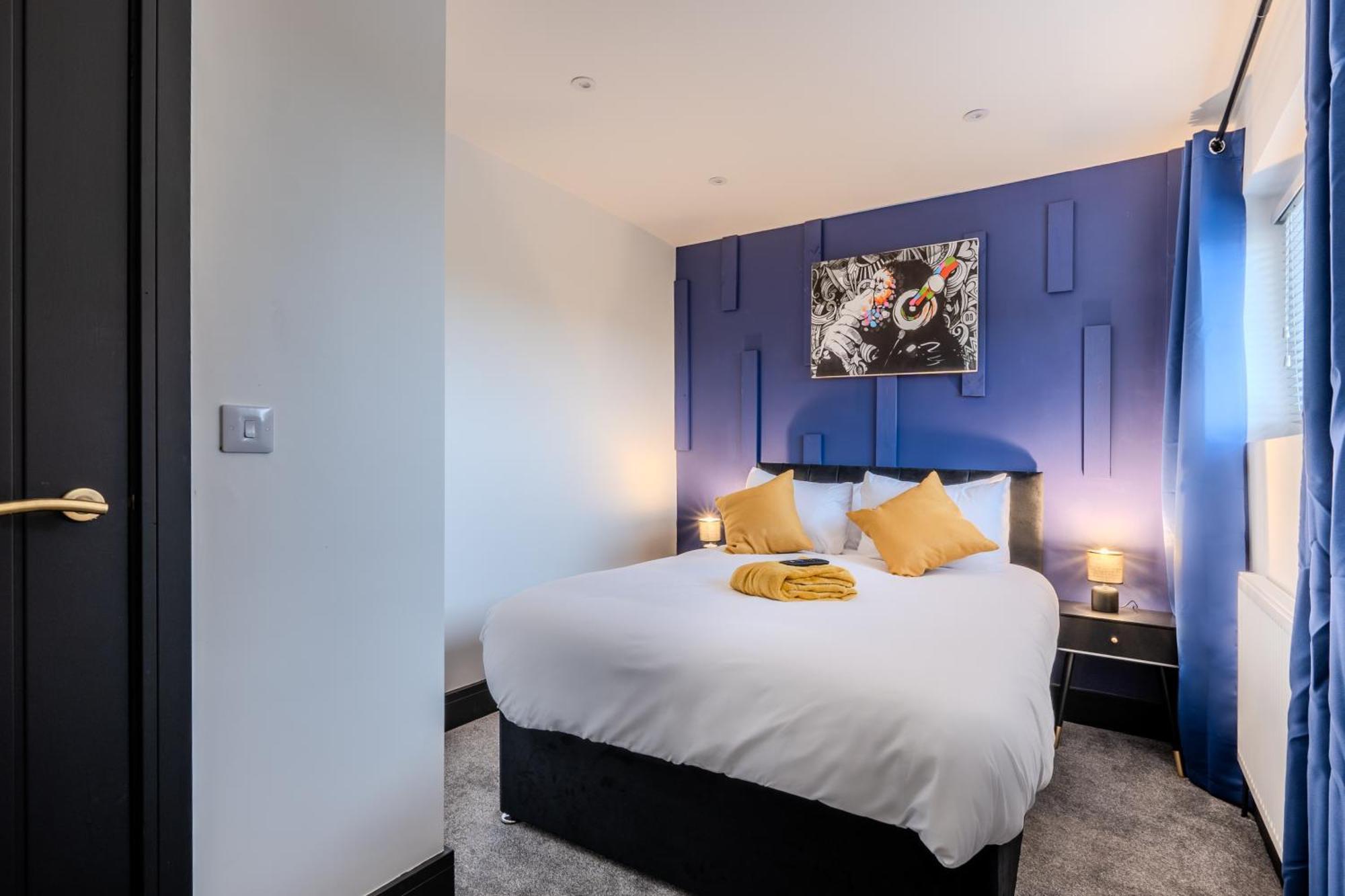 Modern 3Br Home - Private Parking - Tv In Every Bedroom Swansea Esterno foto
